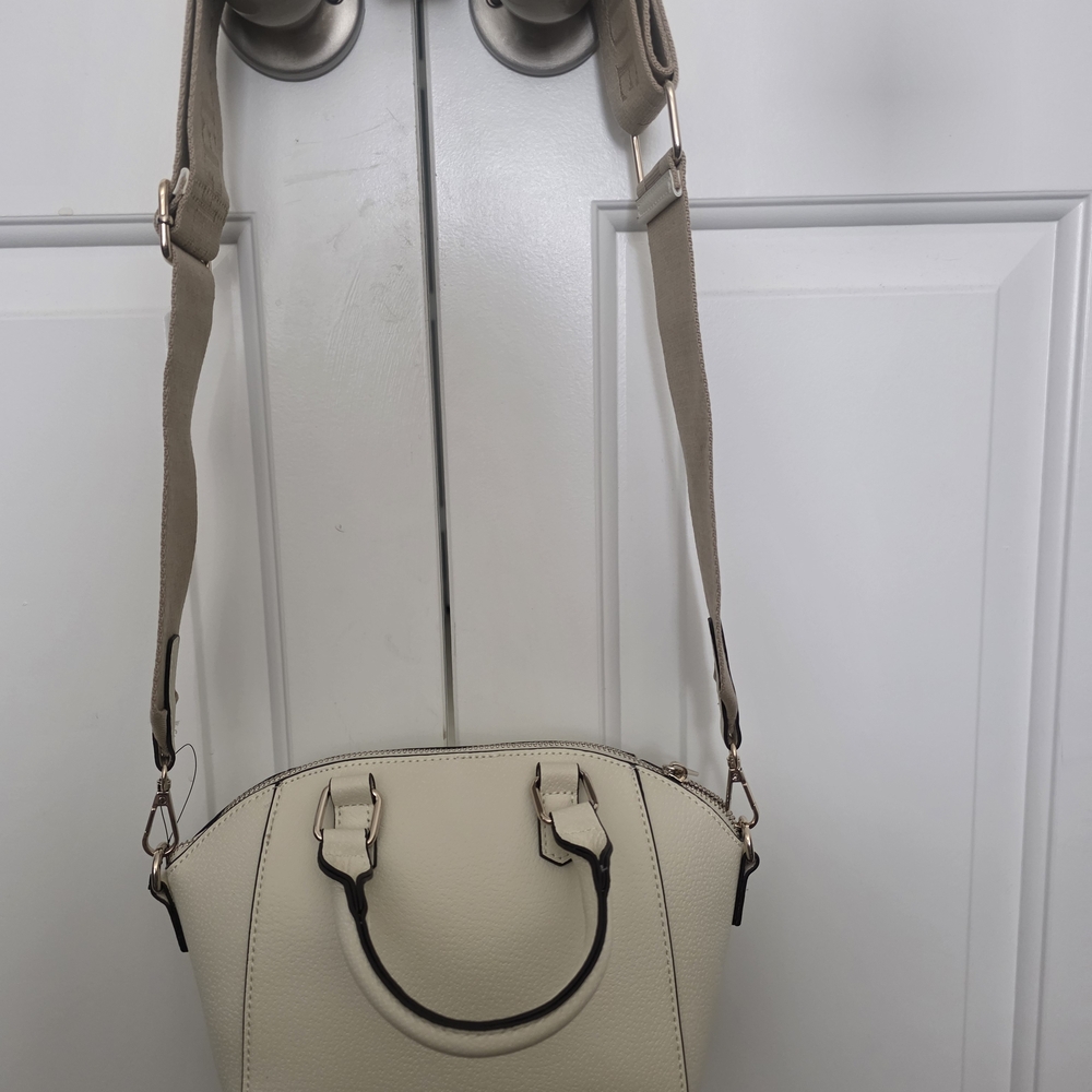True Religion Ivory Crossbody Satchel with Gold & Black Logo  NWT - Picture 3 of 5